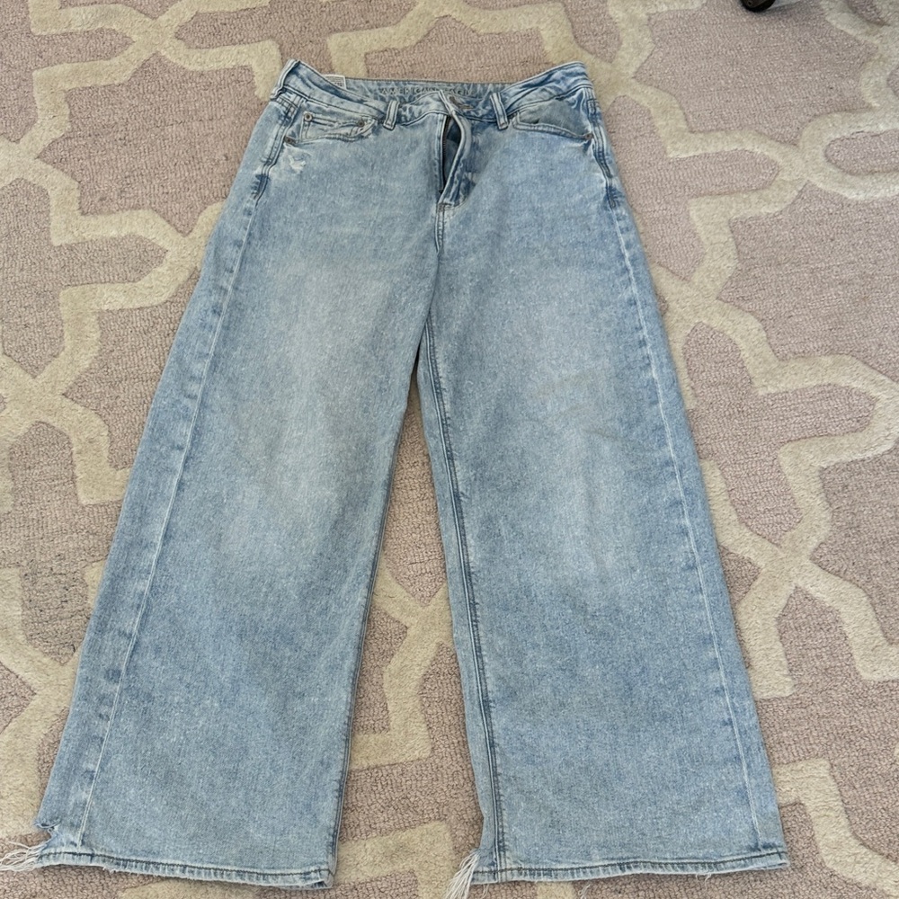 American Eagle Women's Light Blue Jeans